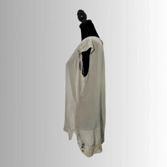 Chico’s 100% Silk, Black Label Champagne Top, Short Laced Sleeves, Size 1/Medium - Picture 4 of 7